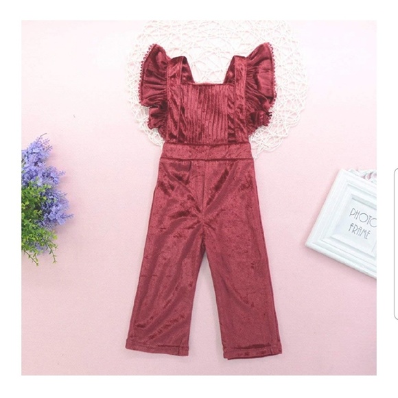 🔥SALE🔥 🆕️❣Girl's Velvet Jumpsuit in Red❣🆕️ - Picture 1 of 5